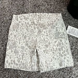 Lululemon align shorts NWT